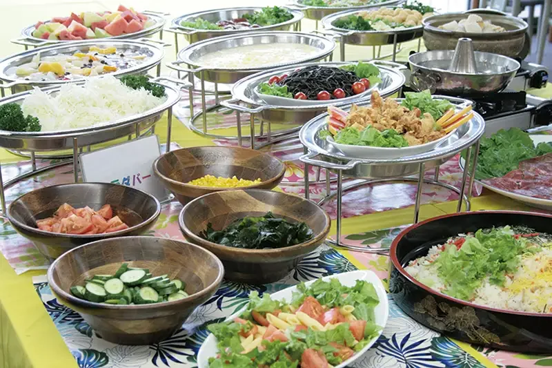 朝発バス／池袋発　北志賀グランドホテル本館　小丸山スキー場　選べるリフト券／　宿泊プラングレードアップ！初心者も安心の緩斜面ゲレンデはホテル目の前！夕食バイキングでお腹もココロも大満足！2