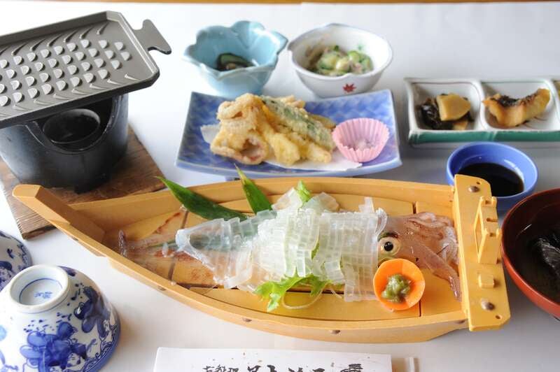 【JR岩国駅発】 須佐で男命イカを食す♪笠山椿まつりと河津桜　日帰り2