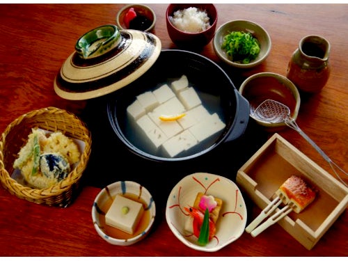 【名古屋発】日本三大祭！京都・祇園祭宵山＆動く美術館！山鉾巡行＆予約困難！嵯峨野トロッコ列車2日間3