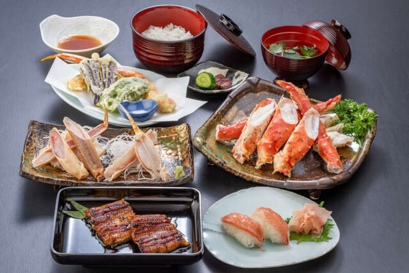 【神奈川県内・町田発】 湯河原『京家』で冬の味覚・かに料理を味わう 全国唯一の八方除け守護神！寒川神社で年末・年始詣1