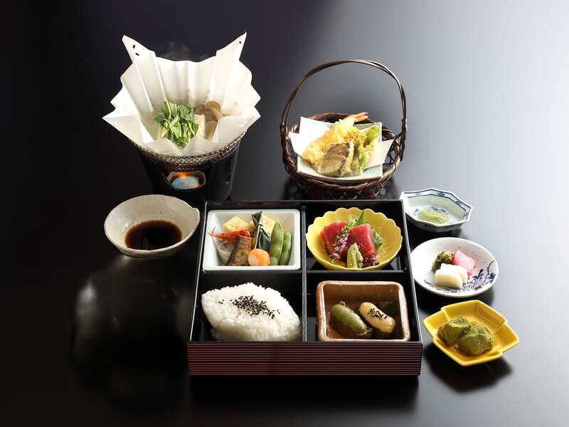 【泉州地区発】 宇治の秋彩三景～世界遺産 平等院・興聖寺・萬福寺～　日帰り2