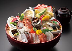 四季彩館酔月」でいただく浜の宝石箱