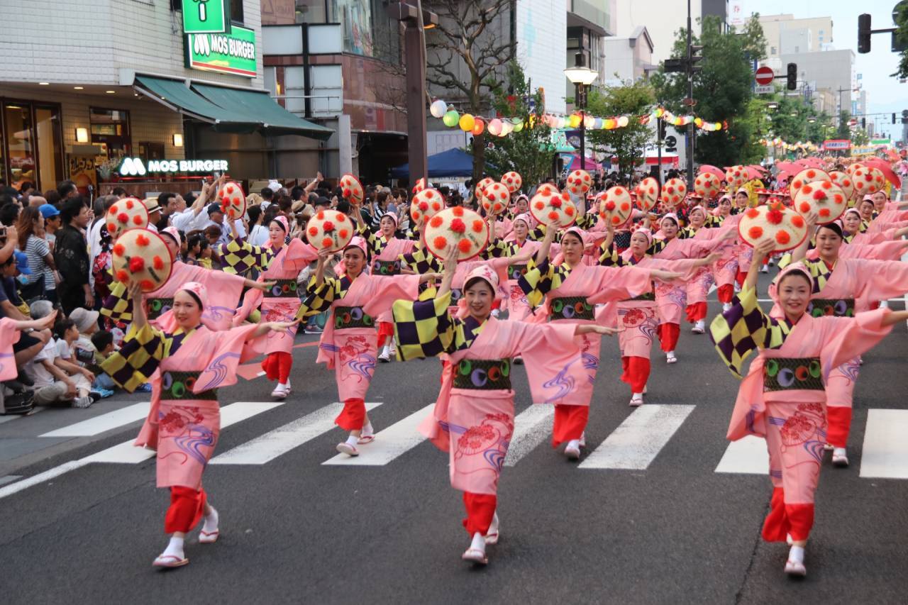 東北が誇る熱き夏の競演 東北四大夏祭り　青森ねぶた・秋田竿燈・山形花笠・仙台七夕祭りと角館・中尊寺・厳美渓4日間【新大阪・京都発】3