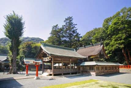 大人気の『道の駅むなかた』と由緒ある『宗像大社』参拝＆話題の『もちだんご村（もち吉工場直売所）』のお買い物　日帰りバスツアー🚌