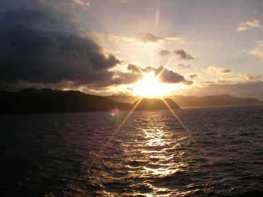 【東京駅・品川駅・新横浜駅発】 びわ湖 竹生島からの初日の出と京都・奈良・近江・岐阜 3日間