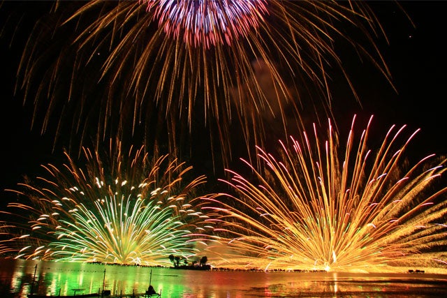 ★催行決定★【東京・新宿発/商連特別桟敷席プラン】総打ち上げ数40000発の大迫力！第78回諏訪湖祭湖上花火大会　復路夜行バスツアー2