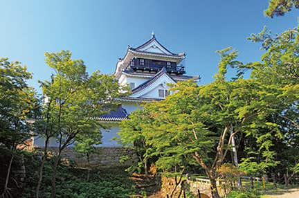 <東京発>【2名様一室】東海随一!紅葉の香嵐渓と小國神社・岡崎城・豊川稲荷2日間 ひつまぶしなど約50種の豊富な朝食自慢のドーミーインEXPRESS豊橋に宿泊