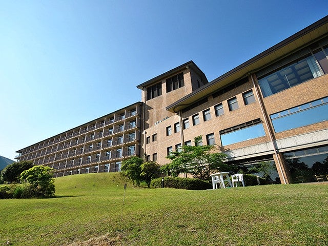 ■「夏旅セール」往復熊本空港利用・1泊目は夕食バイキングが人気の温泉リゾートに宿泊！レンタカー付 阿蘇リゾートグランヴィリオホテル（夕朝食付）＆南九州チョイス3泊4日2
