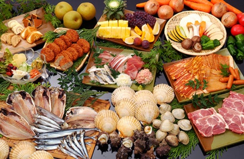 3/1・7・10・13・15・22・26・29催行決定🚌[横浜・川崎発]千葉で大人気の海鮮浜焼き＆房総いちご狩り食べ放題♪はちみつ工房の見学や食べ比べ試食体験、カリッと揚げたて芋けんぴのご試食やお買い物等、早春の千葉を大満喫の日帰りバスツアー1