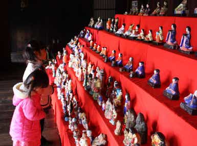 【富山県内発】 小京都・飛騨高山の雛まつり と A4ランク!飛騨牛炙り寿司御膳 と 平湯温泉「岡田旅館」入浴 日帰り