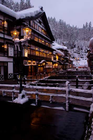 【大阪駅・新大阪駅・京都駅・敦賀駅・福井駅・金沢駅・新高岡駅・富山駅発】 冬景色の東北みどころ11景とみちのくグルメ紀行　4日間