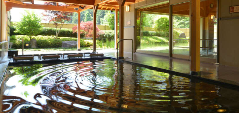 【和歌山市内ルート発】 京の奥座敷・湯の花温泉渓山閣で食す春の筍会席と嵐電に乗る！桜のトンネルくぐり　日帰り3