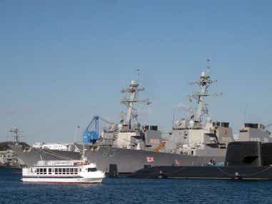 【茨城県内発】 【読売新聞 茨城南部読売会】案内人付!YOKOSUKA軍港めぐりクルーズと三崎「まぐろ入り8種海鮮丼』 日帰り