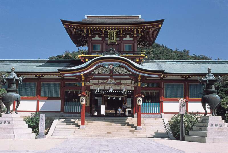 【新大阪・新神戸・姫路・岡山駅発】 【新春】新春山口三社初参りと長門湯本温泉初湯 本場下関ふく料理と萩城下町を巡る 3日間1