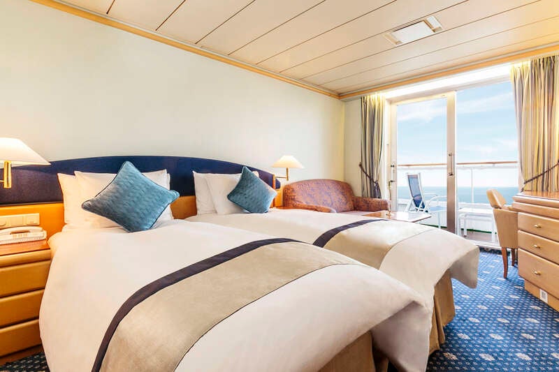 飛鳥Ⅱ 名古屋・横浜ワンナイトクルーズと浜名湖畔ネモフィラの花畑 ３日間2