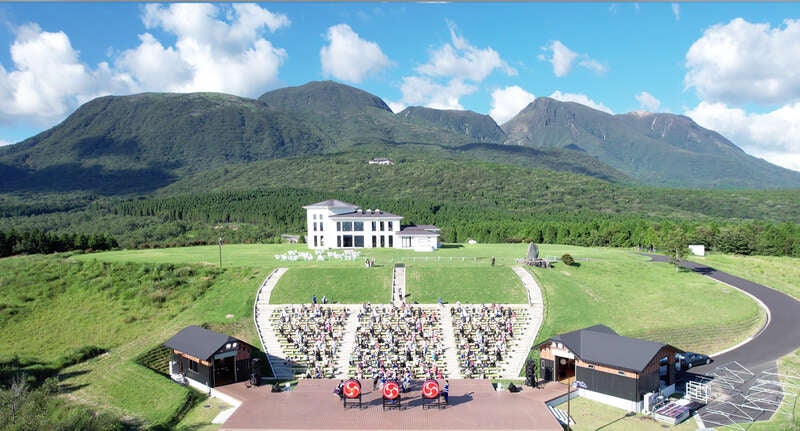 【小倉・引野口・博多発】DRUM TAO 天空の和太鼓ショー＆絶景大自然！くじゅう満天望温泉でくつろぐ　2日間2