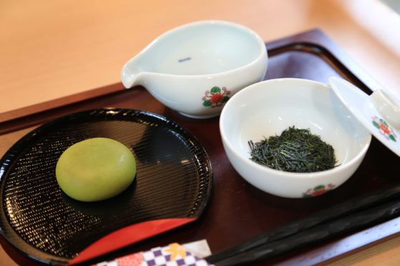 【バスハイク／(福岡)天神発着】 添乗員同行 ＜2026.4月～5月発＞ 恋する筑後・八女　ときめきツアー 茶のくに八女ですすり茶体験 いちご狩り食べ放題 ・ 恋木神社 うれしい筑後スイーツのお土産付き！3