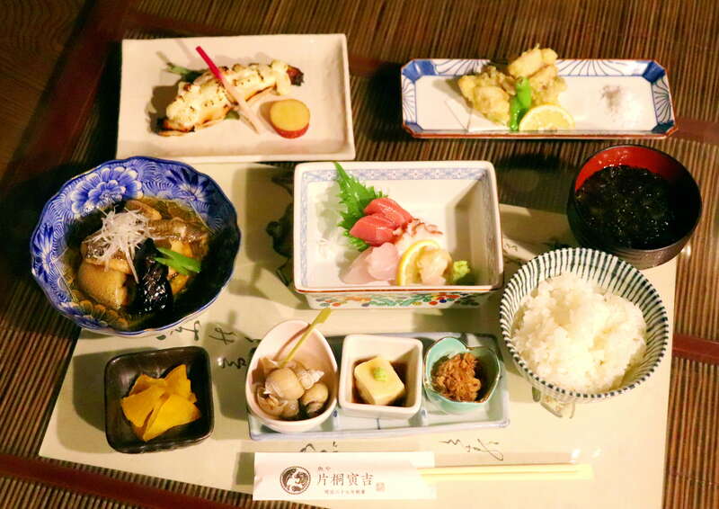 【東京駅・上野駅・大宮駅・高崎駅発】 【旅せよ平日】新潟美食探訪ぐるめ紀行 「有形文化財古民家で食す・魚や片桐寅吉」「割烹林屋旅館・板長特選握り寿司」「ご当地グルメ栃尾あぶらげ御膳」 　観光も充実！摂田屋散歩・弥彦神社・魚のアメ横寺泊　２日間2