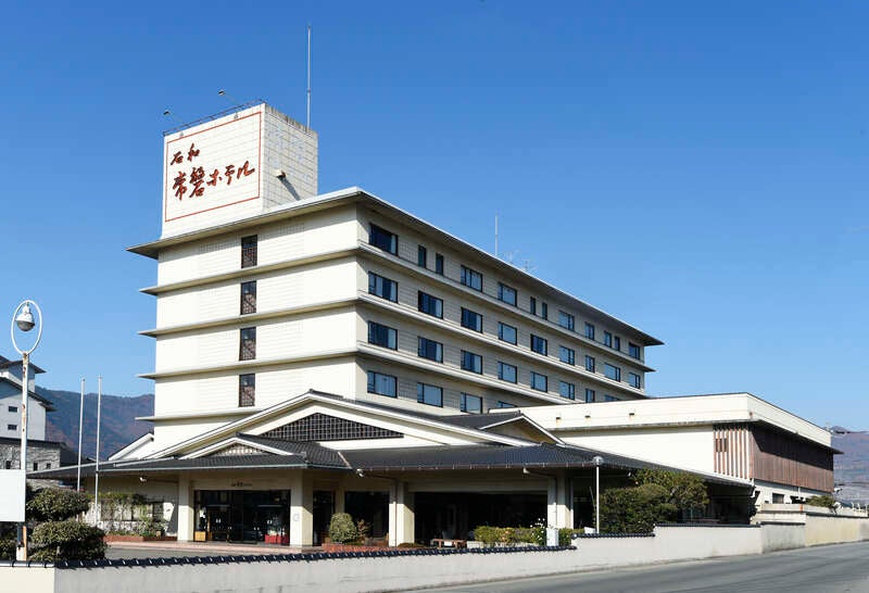 【富山　東向きルート発】 FUJIYAMAツインテラス貸切イベントと石和温泉郷甲州牛の宿「石和常磐ホテル」宿泊2日間3