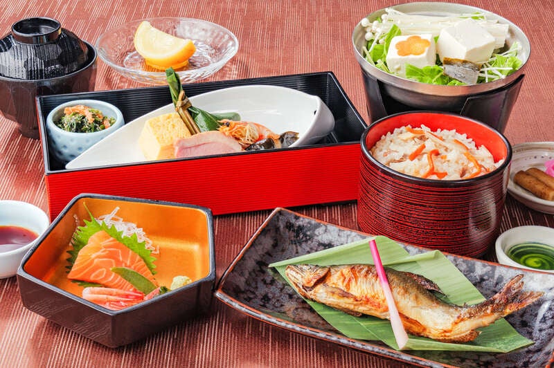 【和歌山県内発】 京都しょうざん 「渓涼床」にて京会席と ”隠れ名所” 梅宮大社のあじさい 日帰り2