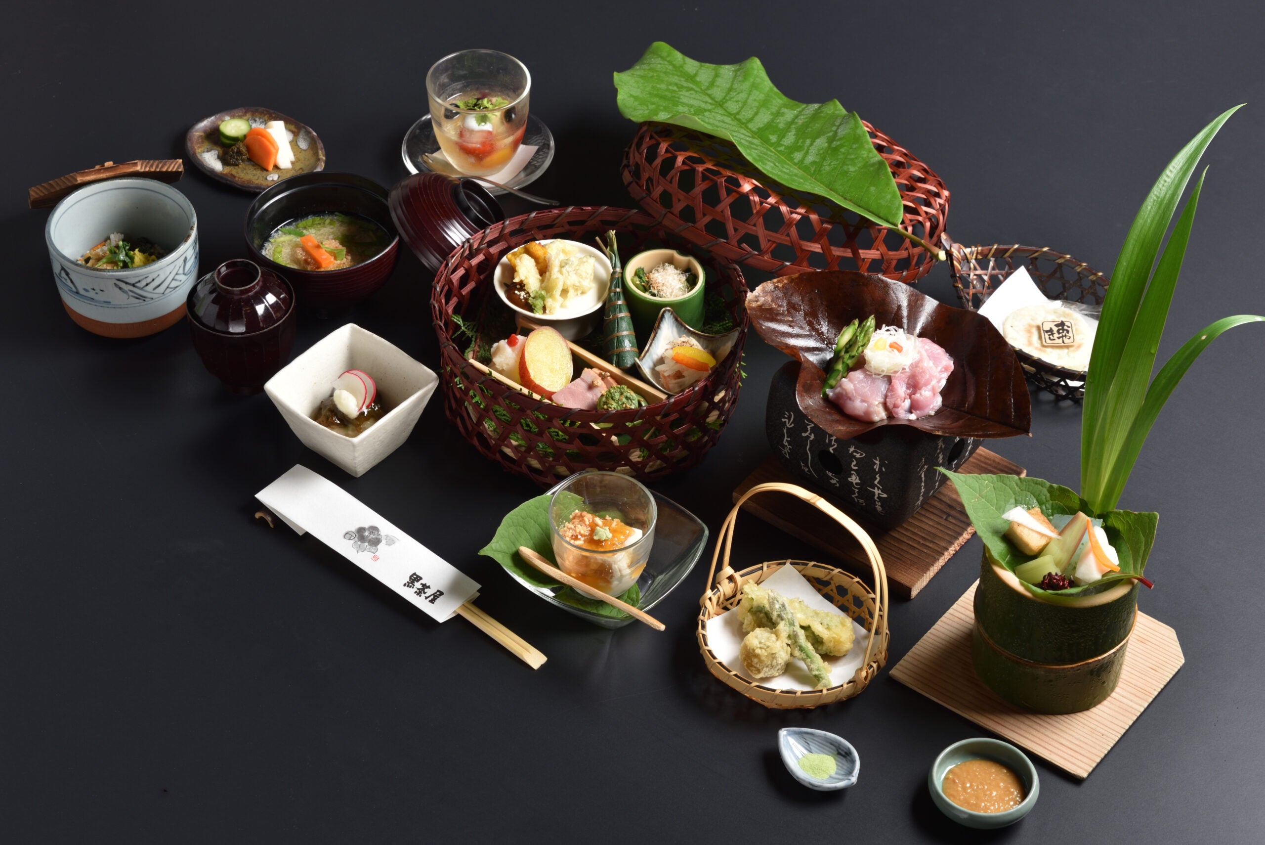 鳳凰の旅【JR西船橋・船橋競馬場駅前発】黒茶屋で山里料理と国立天文台三鷹キャンパスを見学！＜コースNo.25-1143＞（京成トラベル）1