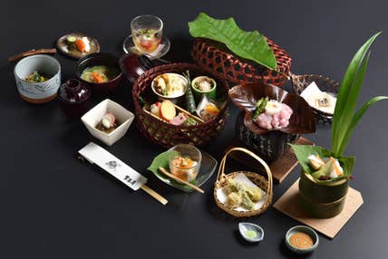 鳳凰の旅【JR西船橋・船橋競馬場駅前発】黒茶屋で山里料理と国立天文台三鷹キャンパスを見学！＜コースNo.25-1143＞（京成トラベル）