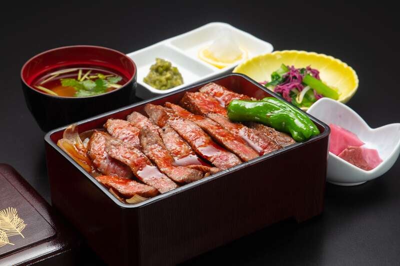 【東京駅・上野駅・大宮駅発】 往復新幹線で行く！寒河江（さがえ）さくらんぼ狩り・山形牛ステーキ重の昼食　日帰り2