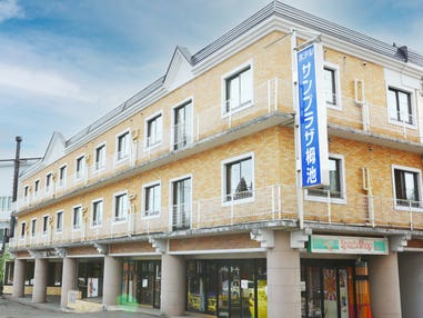 【長野駅】朝出発　バスで行く　ホテルサンプラザ栂池　１泊つがいけマウンテンリゾートリフト券付宿泊パック／２日目も利用できるリフト券に変更も可能／栂池の中心に位置し、ゴンドラ駅まで徒歩２分。温泉大浴場・サウナが楽しめるお宿。