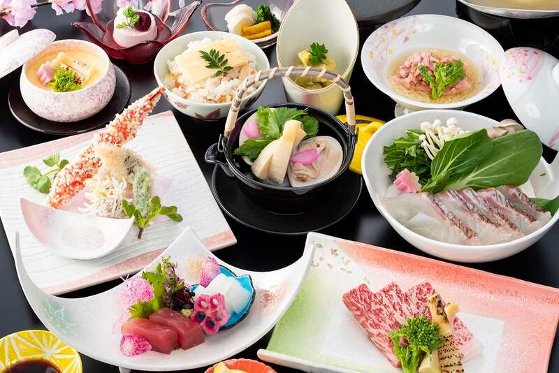 【和歌山市内ルート発】 京の奥座敷・湯の花温泉渓山閣で食す春の筍会席と嵐電に乗る！桜のトンネルくぐり　日帰り2