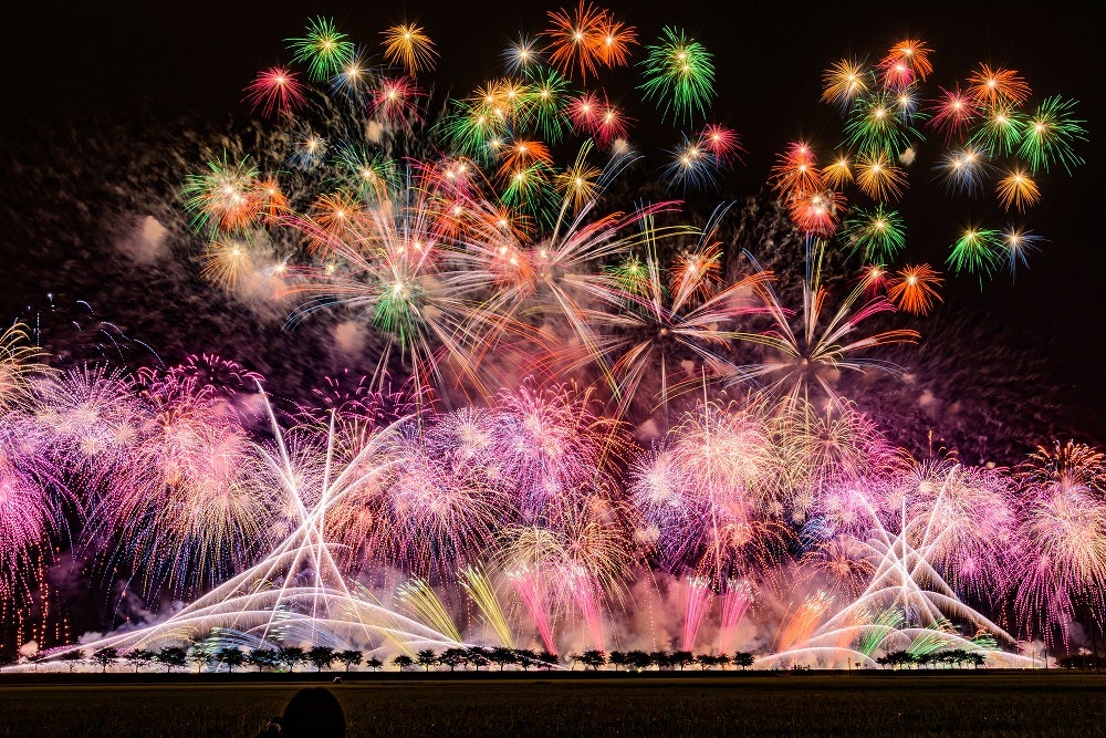 【盛岡発】全国花火競技大会　大曲花火大会（堤防BOX席）＜昼食・夕食付＞1