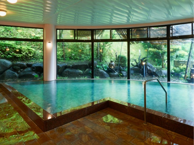 【早90】【ジャンボマーチ／添乗員同行】◆県営名古屋(小牧)空港発着！◆壱岐ステラコート太安閣と対馬グランドホテルに泊まる グルメを楽しむ 壱岐・対馬 3日間2