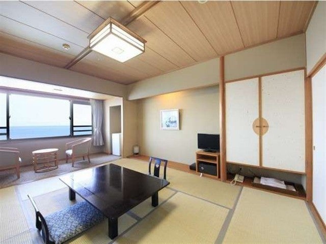 【値下げスペシャル】≪函館空港利用≫夕食はカニ、朝食はいくらなどを楽しめるバイキング♪平成館 しおさい亭指定≪本館和室10畳・海側眺望≫2泊3日（夕朝食付/レンタカープラン）2