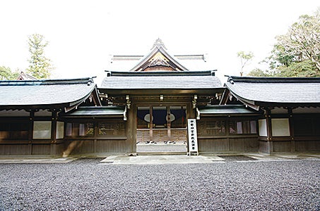 【いわて花巻空港発着】3つの国宝の名城と世界遺産白川郷も巡る 飛騨高山・上高地と伊勢神宮参拝4日間2