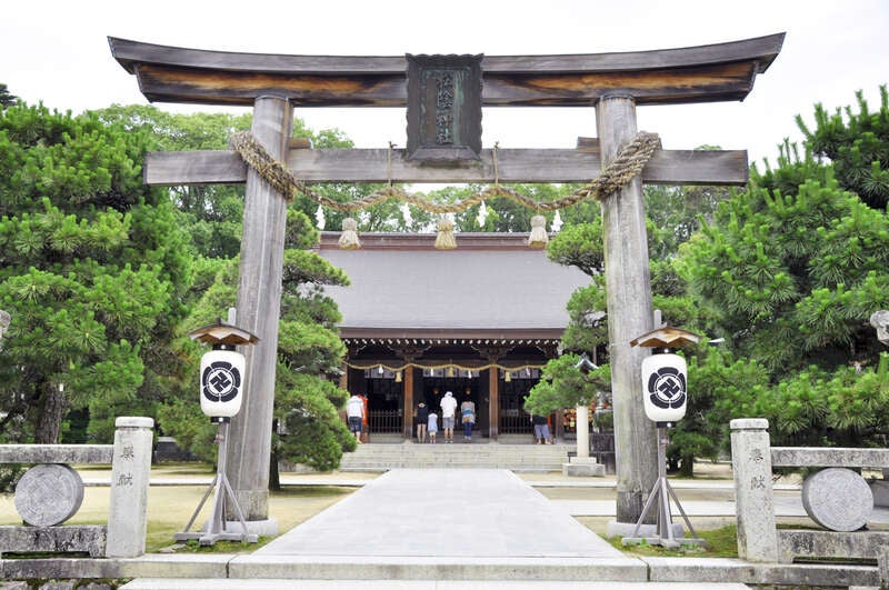 【新大阪・新神戸・姫路・岡山駅発】 【新春】新春山口三社初参りと長門湯本温泉初湯 本場下関ふく料理と萩城下町を巡る 3日間3