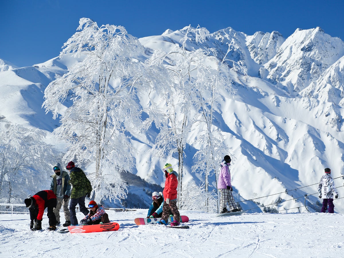 【長野駅】朝出発 バスで行く 白馬岩岳スノーフィールドリフト券付日帰りパック2