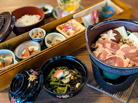 関西発 東海の紅葉名所香嵐渓第71回もみじまつり 昼食付＜JAMJAM TOUR＞1