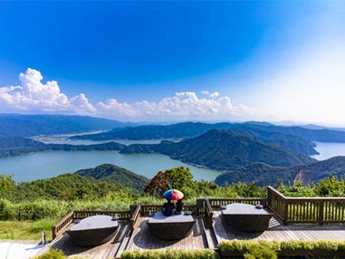 中部発 日帰り 三方五湖・天空のテラスとメタセコイア並木・松茸&近江牛鉄板ディナー