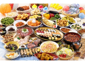 【名古屋発】焼津でお寿司・ローストビーフ・焼き鳥など40種の夏祭りバイキング＆シャインマスカット1房のお土産＆日本一の蓬莱橋＆世界一濃い抹茶ジェラート