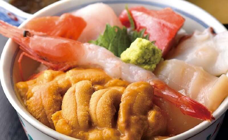 【伊丹空港発着】 生うに・カニ・いくらを食す！北海道～積丹ブルーの絶景と花咲く庭園～3日間1