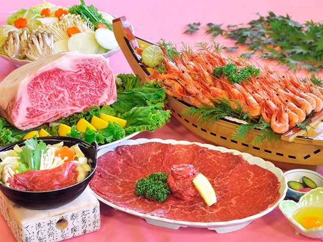 ■【群馬・栃木】キラッキラの秋！特選牛すき焼きと甘エビ食べ放題＆あしかがフラワーパーク「光の花の庭」イルミネーション＆秋の味覚ダブル「りんご狩り！野菜詰め放題！」1