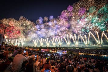 【東京・西船橋発】長岡まつり大花火大会へ！B会場・左岸団体席（前方エリア・座布団付）プラン　お帰り入浴付♪復路夜行バスツアー1