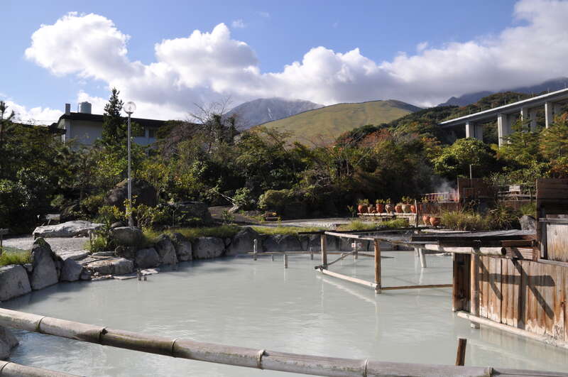 【新大阪駅・新神戸駅発】 湯けむりに誘われて、上質な温泉でのんびり湯ったり九州秘湯‣名湯巡り３日間2