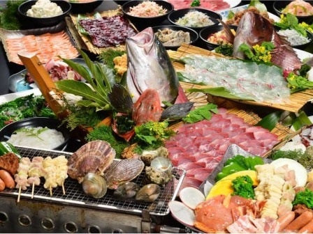 東京発 東京ドイツ村「秋のフラワーステージ」・約1万株のもこもこコキア＆南房総「海鮮浜焼き食べ放題」2