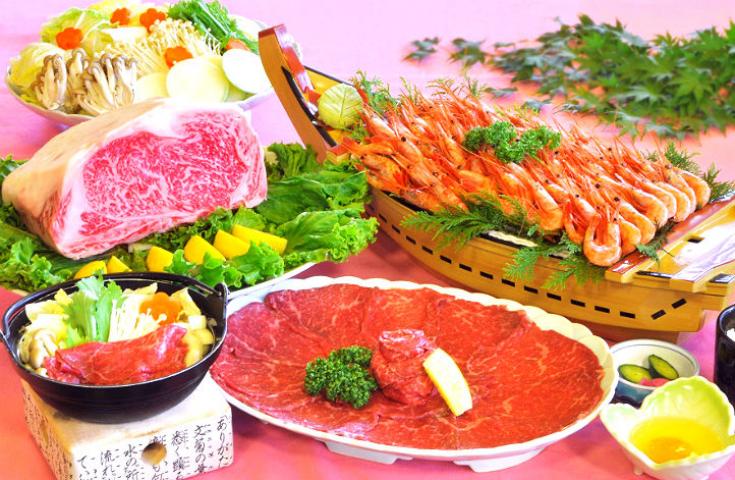 【早割30】[新宿発]ごほうび群馬★第２弾！vipツアー限定！お菓子専門店の「ぶどうタルト」プレゼント！＆「特選牛すきやき＆甘エビ＆とろ～り生ゆば」トリプル食べ放題！フルーツ界のレジェンド「ぶどう」１房狩り＆お買い物♪2