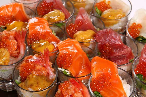 【旭川エリア発】 余市ふじ鮨ブッフェダイニング「握り寿司」食べ放題と仁木フルーツ狩り食べ放題（日帰り）3