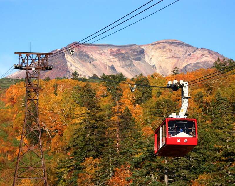 【北九州空港発】 日本一早い紅葉の大雪山と雄大な錦に燃える北海道４日間1