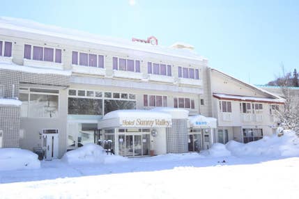 【東京】朝発　［栂池高原スキー場（つがいけマウンテンリゾート）　リフト券付］ホテル　サニーバレー１泊（滞在中利用ＯＫのレンタル付）＜２０２５－２０２６　ＪＡＭＪＡＭスキー＆スノボ＞