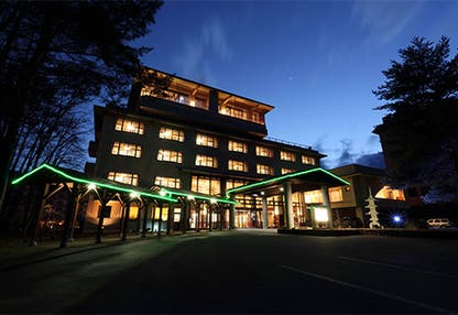 【名古屋】夜発 初すべり特集［エイブル白馬五竜スキー場 リフト券付］黒部サンバレーホテル1泊（滞在中利用OKのレンタル付）＜JAMJAMスキー＆スノボ＞