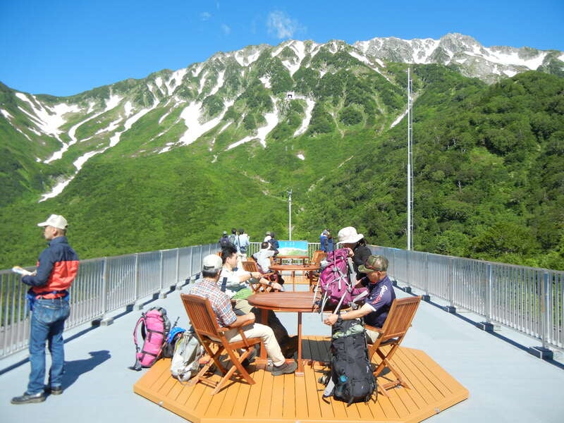 【長野駅発】 ＜WEB限定企画＞標高2450mの室堂平へ！涼風の立山黒部アルペンルート「扇沢から室堂往復」と迫力の黒部ダム大放水 日帰り3