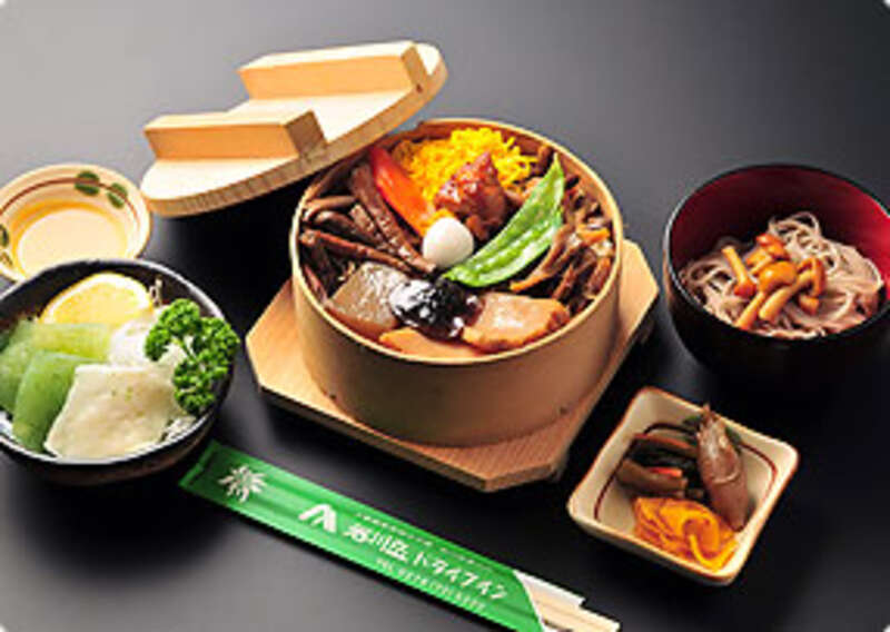 【埼玉県内発】 冠雪の谷川岳を望む渓流と桜の競演「諏訪峡」 満腹ぐんま花より団子？！いちご狩り食べ放題・とろとろ絶品ゆばすくい体験食べ放題　日帰り3